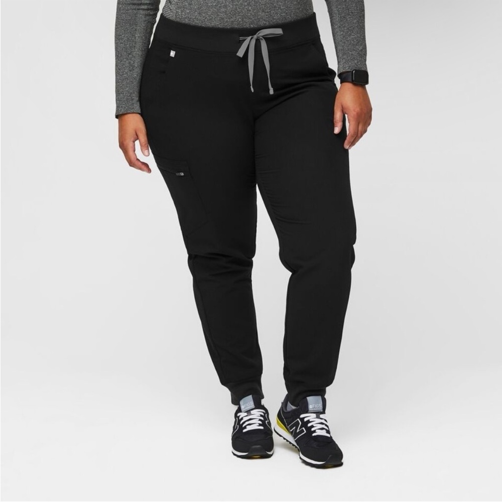 Figs NWT Zamora 2.0 Jogger Scrub Pants Black